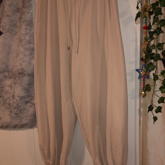 Lattelier Tan High-Waisted Drawstring Pipe-Shaped Jogger Size Medium Brand New - Picture 10 of 16